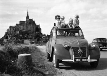 Icónico Citroën 2 CV comemora 75 anos