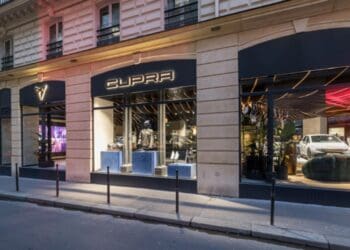 Cupra inaugura nova City Garage em Paris
