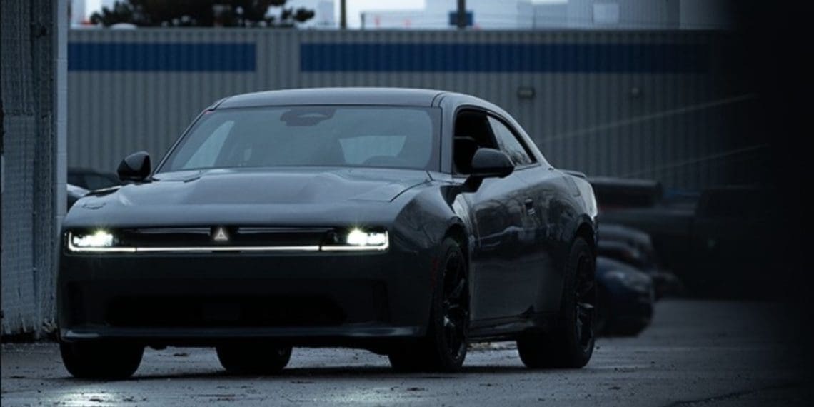 Dodge mostra as primeiras imagens do novo Charger 100% elétrico