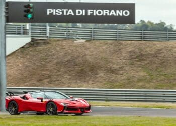 Ferrari SF90 XX Stradale alcança novo recorde em Fiorano
