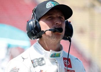 Denny Hamlin explica sua falta de entusiasmo pela estrutura atual do título da NASCAR.