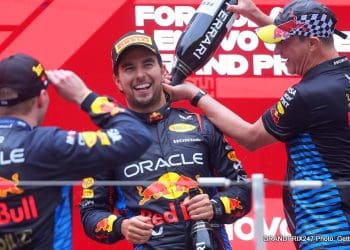 Perez renova contrato com a Red Bull Racing por mais dois anos