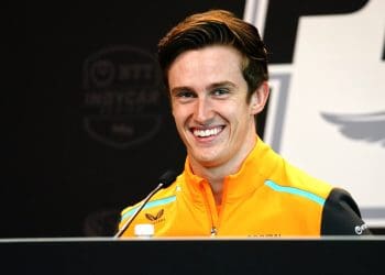 Flecha McLaren revela Pourchaire como piloto para as restantes corridas de IndyCar de 2024, exceto Indy 500.