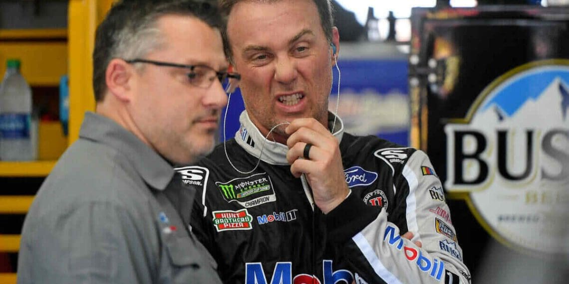 Front Raw Motorsports aborda rumores de potencial fusão com SHR de Tony Stewart.