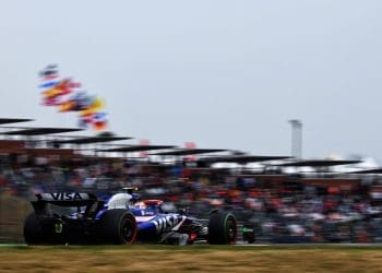 Grande Prêmio do Japão: chuva forte afeta segunda sessão de treinos deixando equipes da Fórmula 1 incertas.