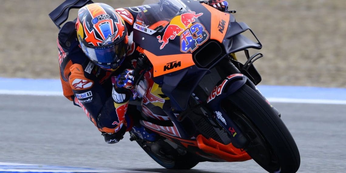 Choque de Miller após acidente de Morbidelli em Jerez.