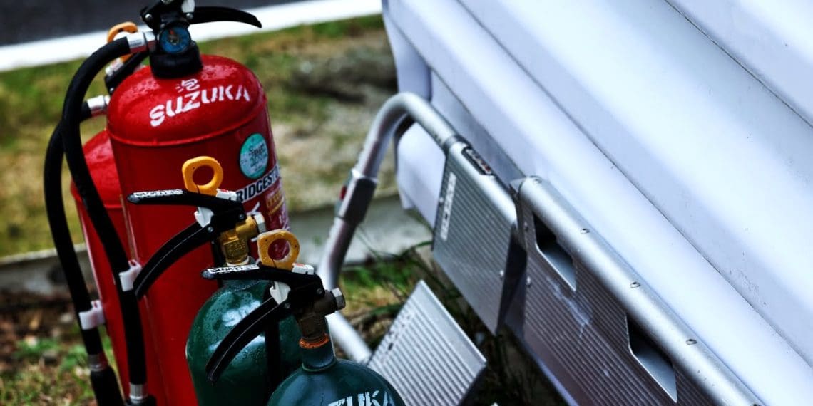 FIA investiga incêndios estranhos na grama da F1 no Grande Prêmio da China