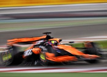 Piastri esperançoso para 2024 após desempenho forte da McLaren no Grande Prêmio do Bahrain.