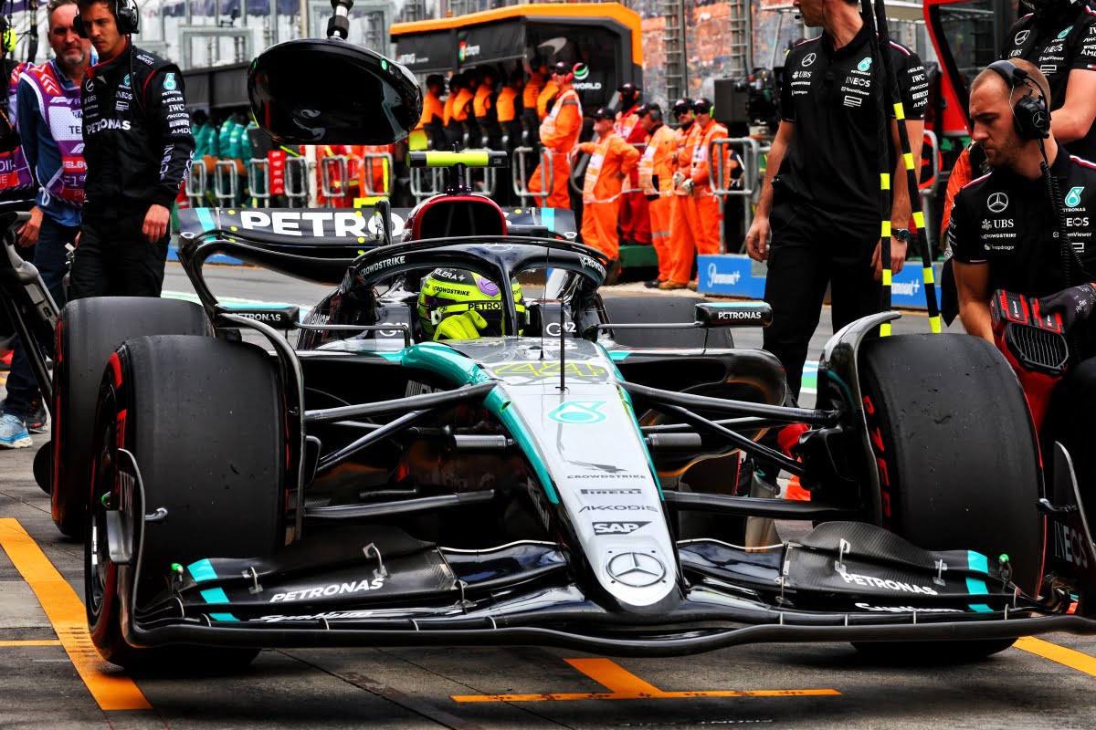 Wolff: Mercedes tiene que probar cosas nuevas en cada carrera debido a las dificultades de F1 2024.