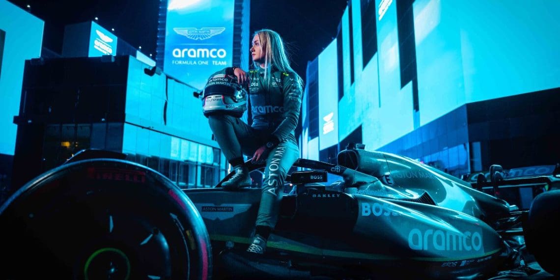 Assista: Demonstração de Jessica Hawkins na Fórmula Um em Riyadh