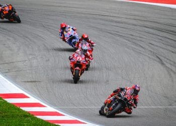 Aprilia deve lamentar desperdiçar sua oportunidade no MotoGP de Portugal.