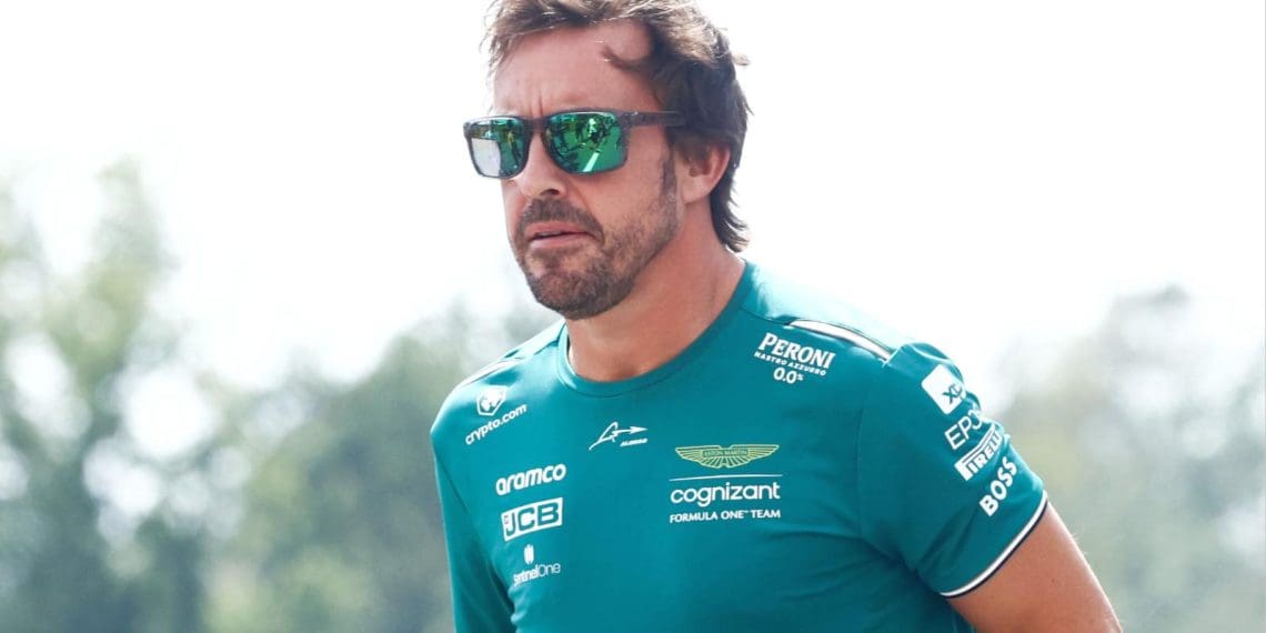 Fernando Alonso confessa que teve dificuldades ao se aposentar da Fórmula 1 em 2018.