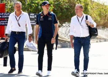 Toto Wolff nega rumores de reunião com equipe de Verstappen em Miami.