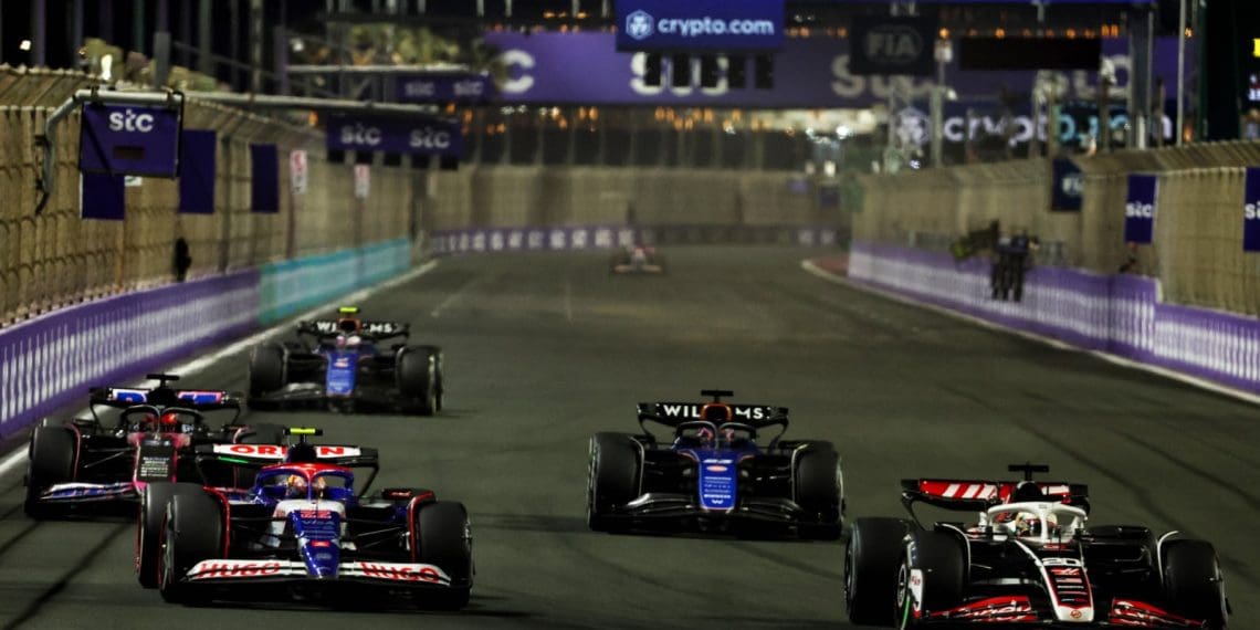 Vowles pede investigação sobre ações de Magnussen na corrida de Fórmula 1 em Jeddah.