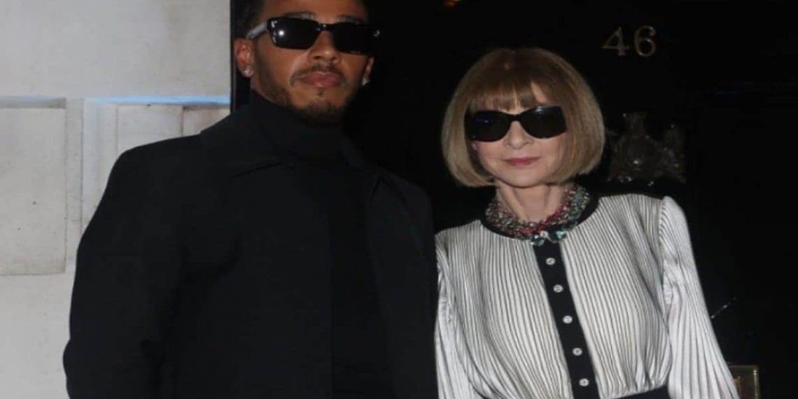 ¡Video exclusivo! Lewis Hamilton, valuado en $284 millones, visto en Londres con la icono de moda Anna Wintour.