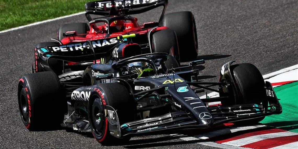 Lewis Hamilton atrai outro piloto para se juntar à Ferrari.