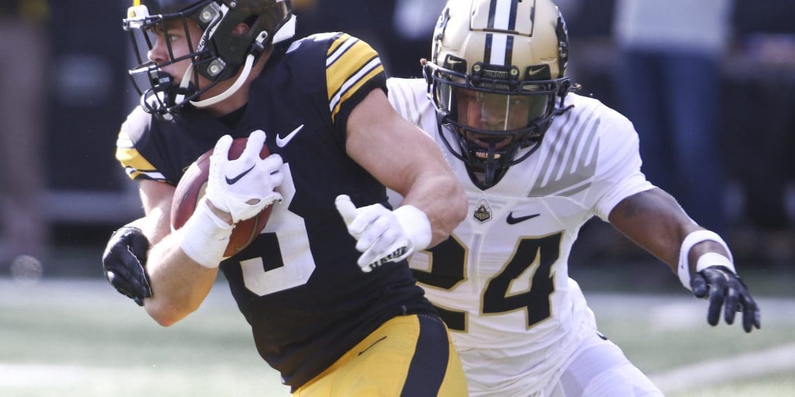 Packers Shock Fans with Surprising Pick in Latest Mock Draft!