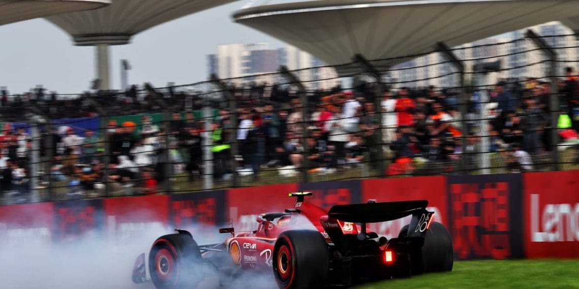 F1 oficiais rejeitam reclamação de Sainz da Aston com decisão reveladora.