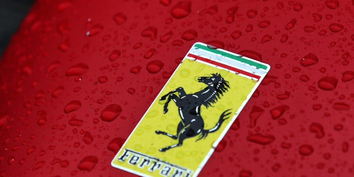 Ferrari testa capas de pneus de chuva não convencionais na F1 em Fiorano.