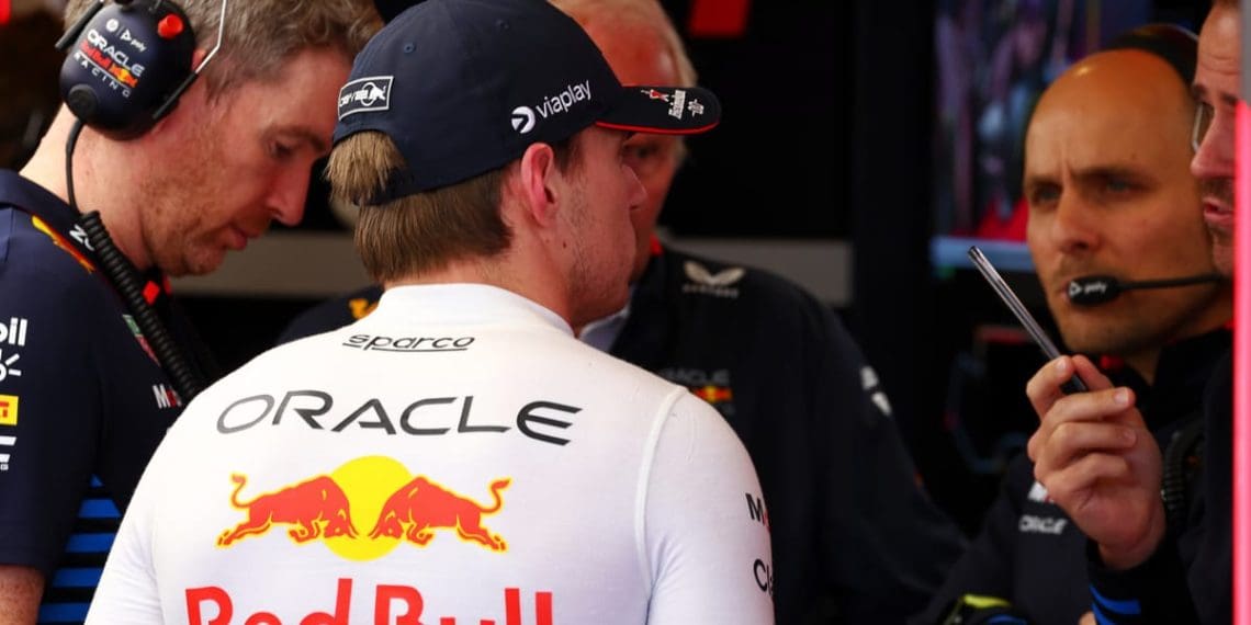 Opinião sobre as dificuldades da Red Bull no Grande Prêmio da Austrália e a impressionante performance de Sainz.