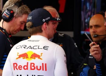 Opinião sobre as dificuldades da Red Bull no Grande Prêmio da Austrália e a impressionante performance de Sainz.