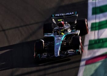 Hamilton incerto sobre desempenho da Mercedes em Jeddah.