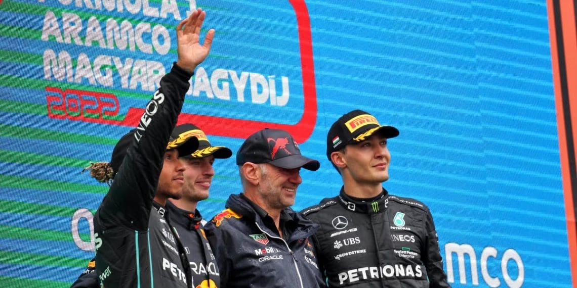 Hamilton responde a perguntas sobre possível mudança de Newey para a Ferrari na Fórmula 1.