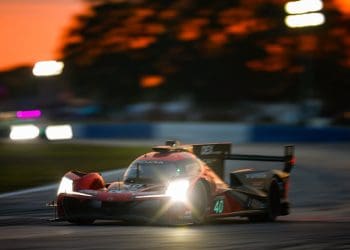 Deletraz, R. Taylor e Herta da WTR Andretti Acura saem vitoriosos nas 12 Horas de Sebring após ultrapassagem crucial para o primeiro lugar.
