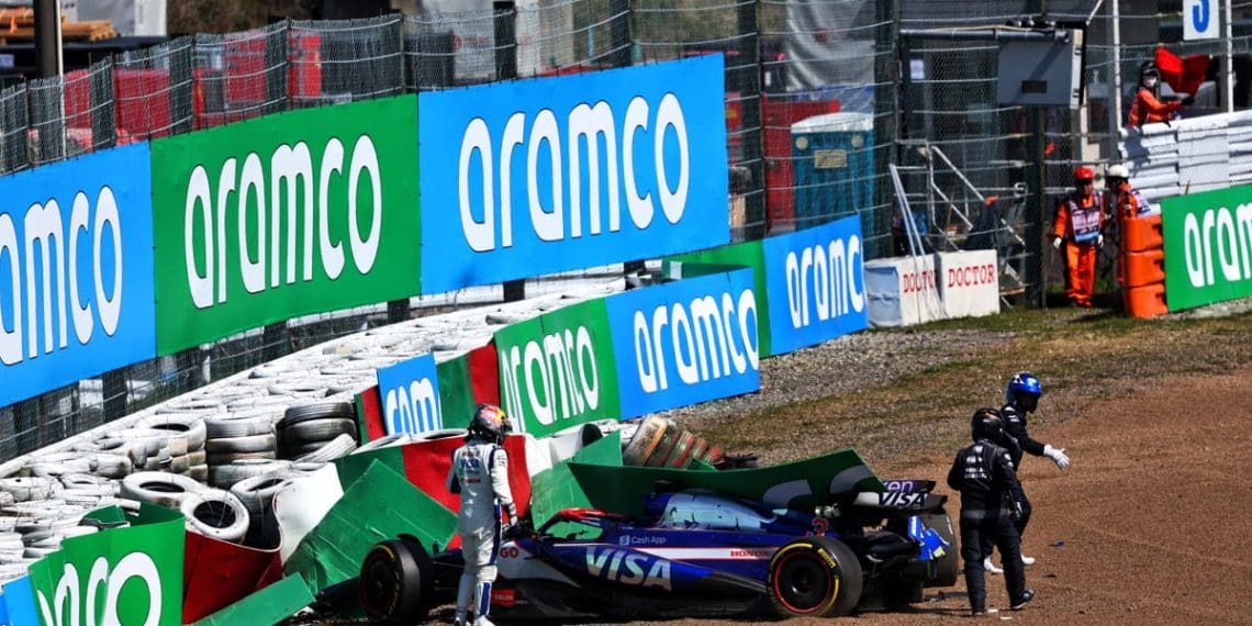 Ricciardo escapa de punição por colisão com Albon no Grande Prêmio do Japão.