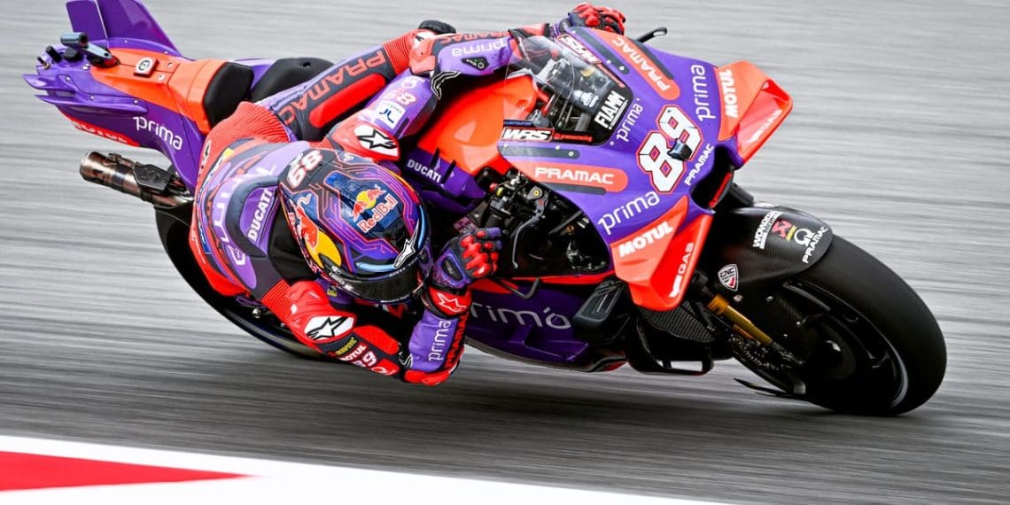 Eventos da sessão inicial do MotoGP de Barcelona.