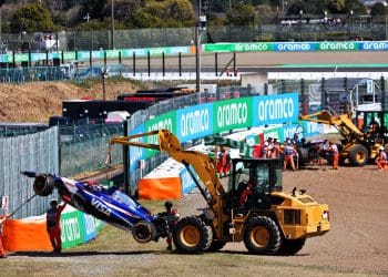 Investigação encerrada sobre incidente Ricciardo-Albon no GP de F1 em Suzuka.
