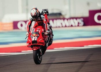 Podcast: Estrela em ascensão no MotoGP brilha no palco.