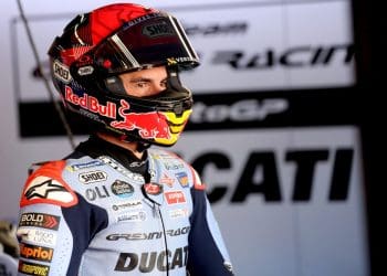 Marquez empurra Martin para fora da Ducati, provando que ainda é a força dominante na MotoGP.