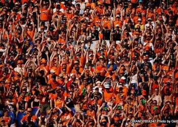 Verstappen e Norris disputam vitória na Corrida Sprint da Áustria, com os outros em perseguição.