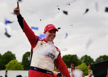 McLaughlin vence corrida da IndyCar em Barber de forma controversa.