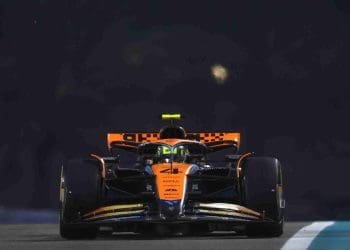 Quali piloti di F1 utilizzano determinati numeri e qual è il significato dietro le loro scelte?