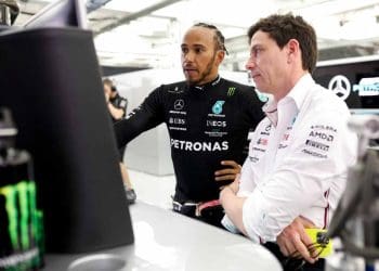 Toto Wolff compartilha plano para buscar sucessor de Lewis Hamilton na Mercedes.