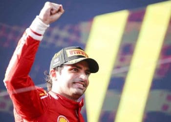 Vida é louca: Carlos Sainz ‘ordena’ que todos os pilotos removam o apêndice após vencer o GP da Austrália apenas duas semanas pós-operatório.