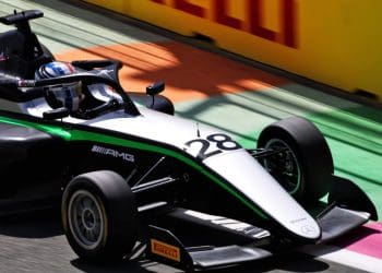Mercedes Jovem Talento Pin Impressiona na Qualificação da Academia de Fórmula 1 em Jeddah.