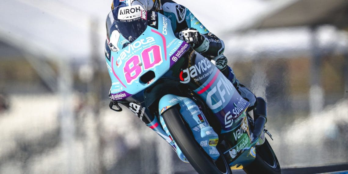 Alonso triunfa sobre Holgado e Veijer no duelo de Moto3 em Le Mans.