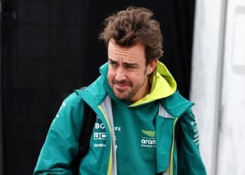 Alonso ponderou duas razões antes de renovar com a Aston Martin F1.