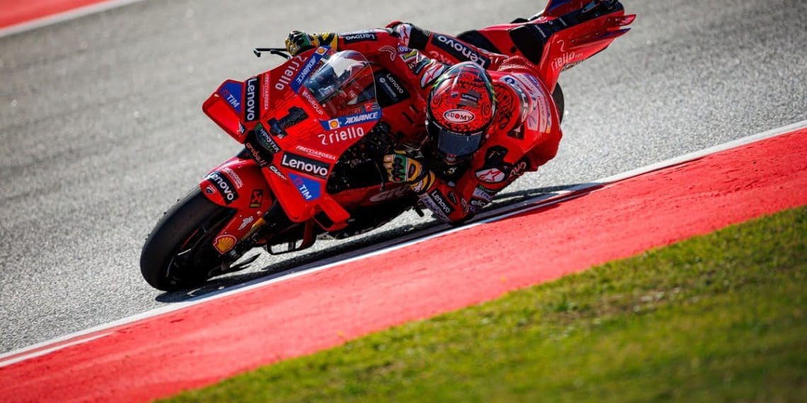 Bagnaia descreve estratégia para vitória no MotoGP catalão.