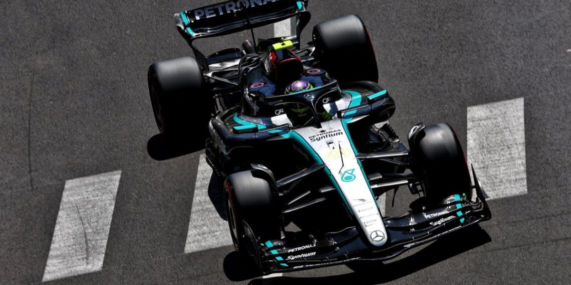 Hamilton destaca pontos fracos da Mercedes na batalha contra os principais rivais.