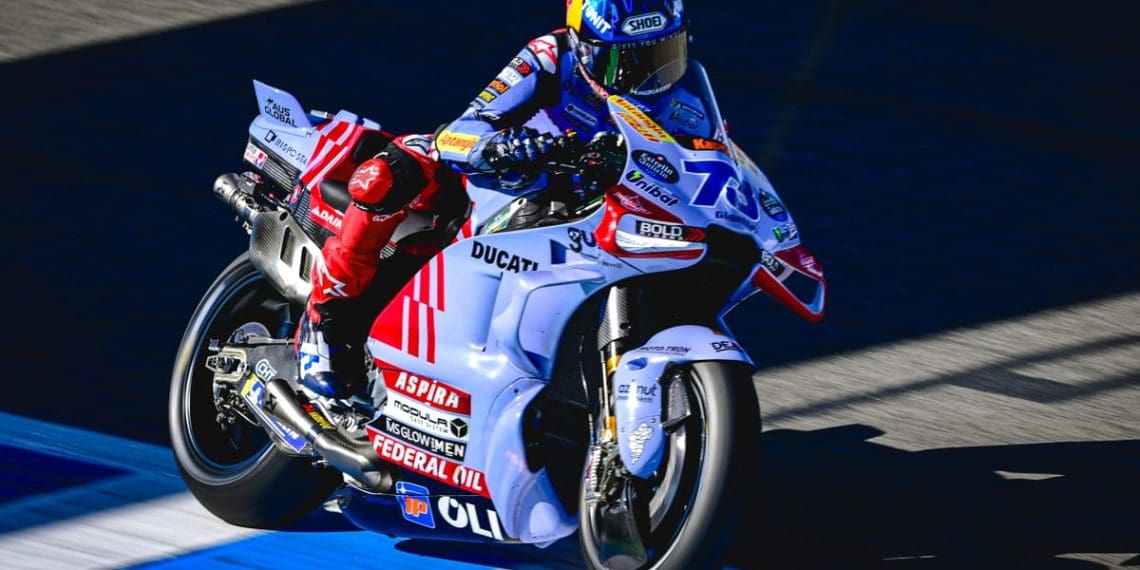 Marquez domina com nova Honda brilhando nos treinos de MotoGP em Jerez.