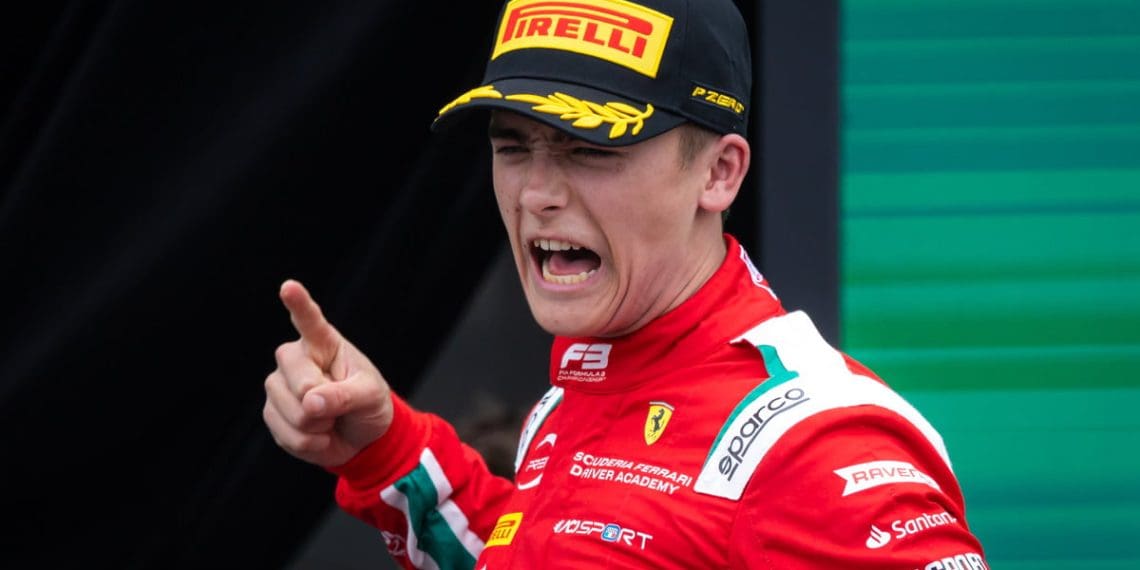 Começouvic garante primeira vitória da F3 de 2024 na Corrida Principal Australiana.