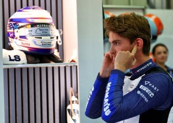 Vowles reconhece vulnerabilidade de Sargeant enquanto Williams considera alternativas para F1 em 2025.