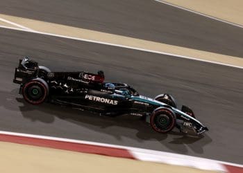 Russell: Mercedes precisa aproveitar a velocidade inesperada nos treinos de Fórmula 1 no Bahrein.