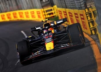 Perez penalizado com queda de três posições por obstruir durante classificação australiana.