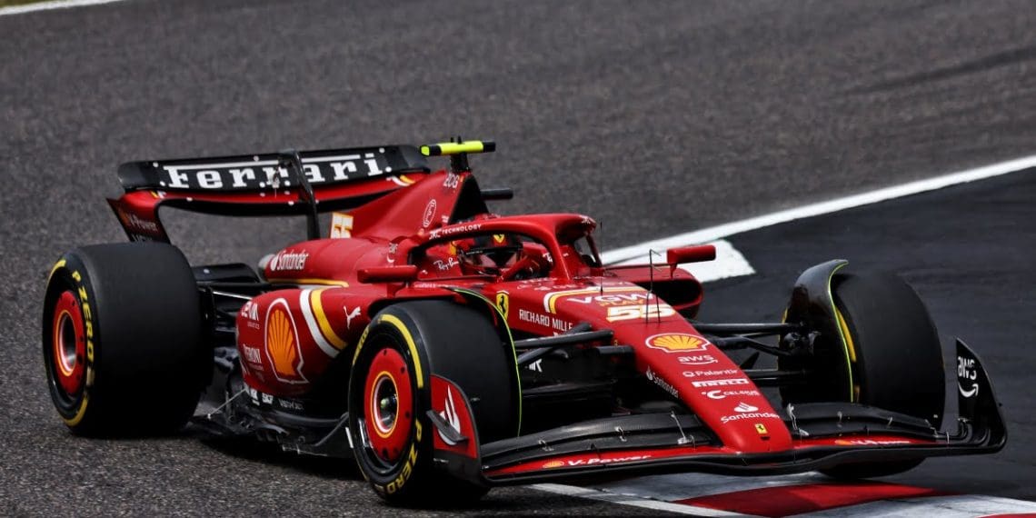 Carlos Sainz destaca o fator crucial por trás das decisões estratégicas aprimoradas da Ferrari na temporada de F1 de 2024.