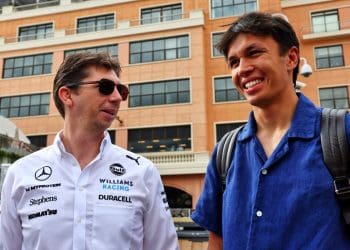 Albon compartilha informações sobre o envolvimento de Vowles na extensão do acordo da Williams F1